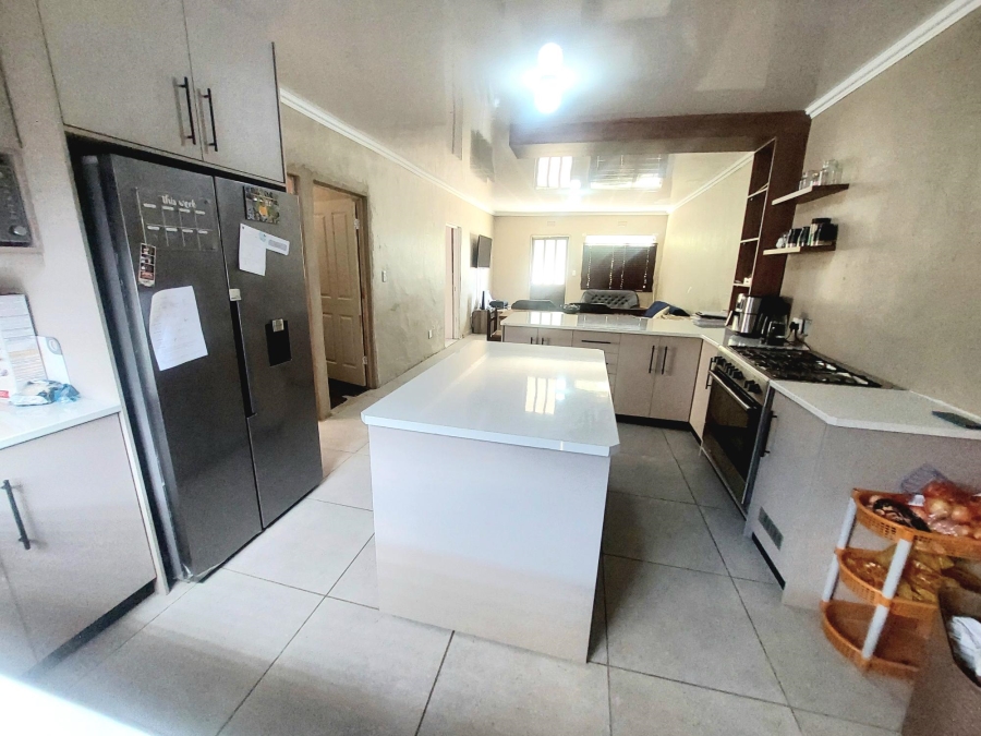 2 Bedroom Property for Sale in Moorreesburg Western Cape